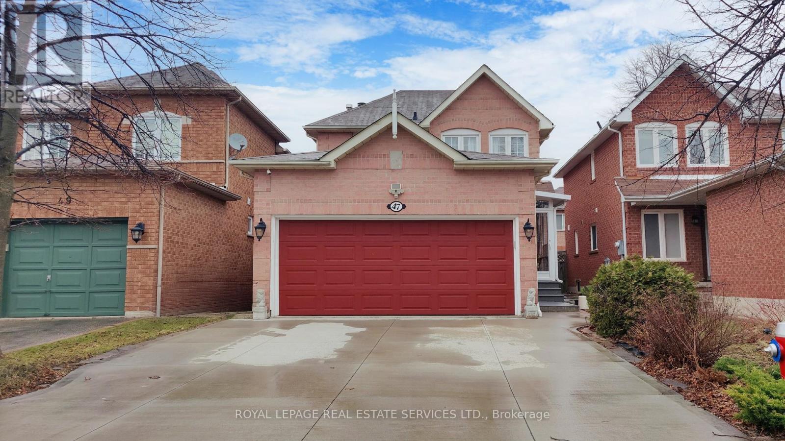 47 Hood Crescent, Brampton, Ontario  L6Y 4S7 - Photo 3 - W12966780