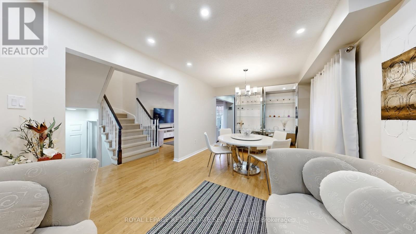 47 Hood Crescent, Brampton, Ontario  L6Y 4S7 - Photo 5 - W12966780