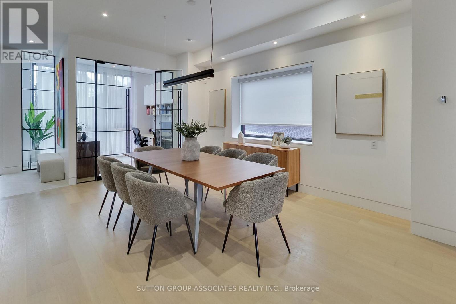 976 Glencairn Avenue, Toronto, Ontario  M6B 2A9 - Photo 10 - W12966798