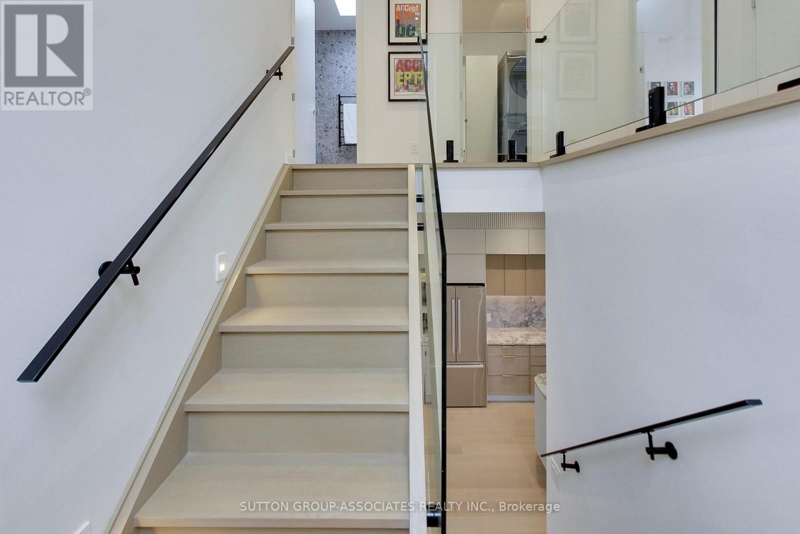 976 Glencairn Avenue, Toronto, Ontario  M6B 2A9 - Photo 20 - W12966798