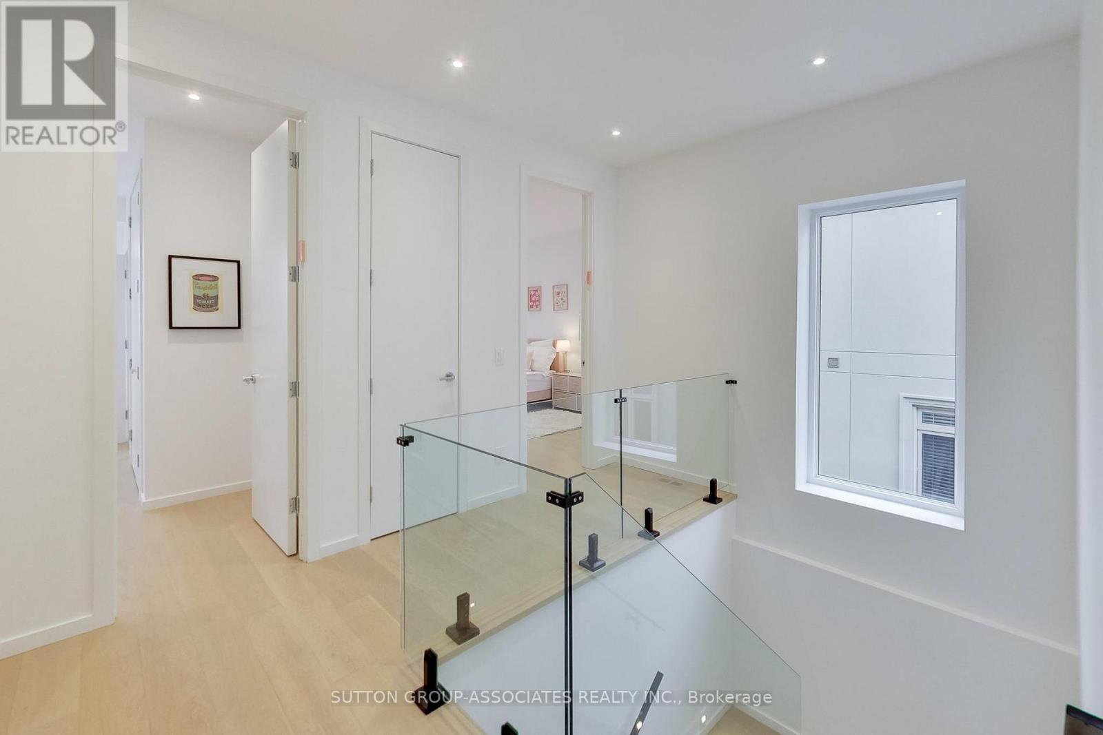 976 Glencairn Avenue, Toronto, Ontario  M6B 2A9 - Photo 21 - W12966798