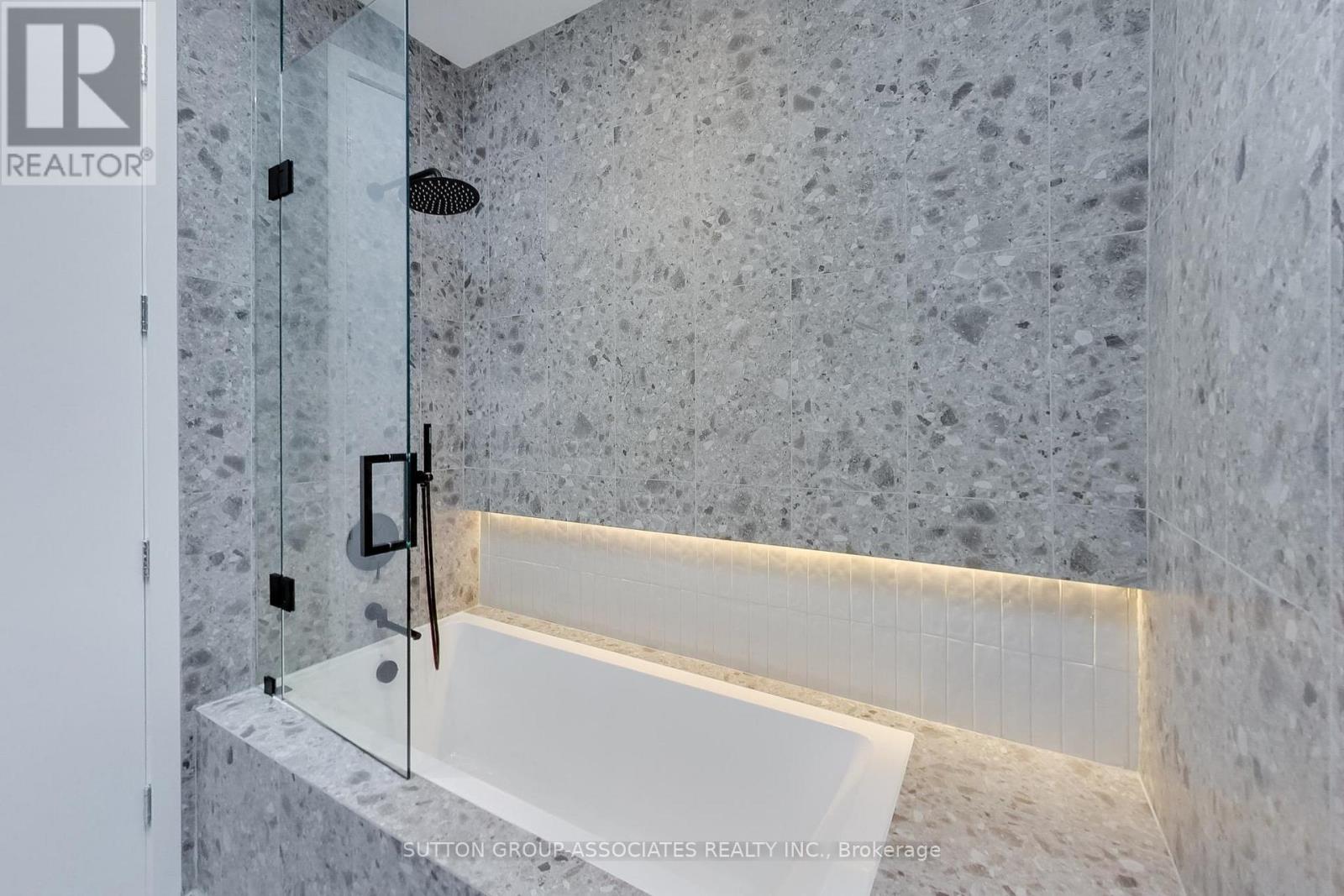 976 Glencairn Avenue, Toronto, Ontario  M6B 2A9 - Photo 23 - W12966798