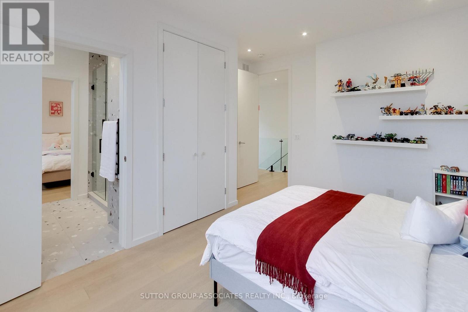 976 Glencairn Avenue, Toronto, Ontario  M6B 2A9 - Photo 25 - W12966798