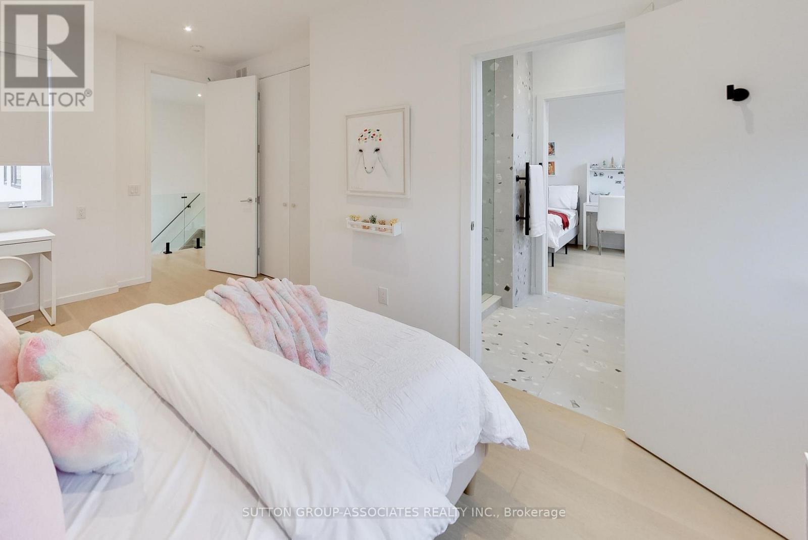 976 Glencairn Avenue, Toronto, Ontario  M6B 2A9 - Photo 28 - W12966798