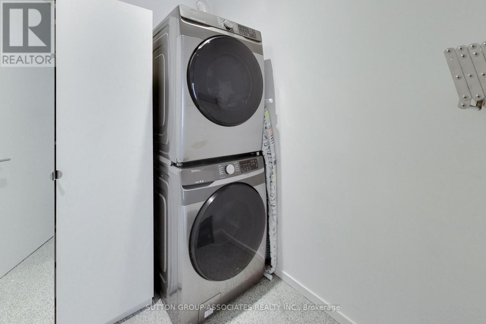 976 Glencairn Avenue, Toronto, Ontario  M6B 2A9 - Photo 30 - W12966798