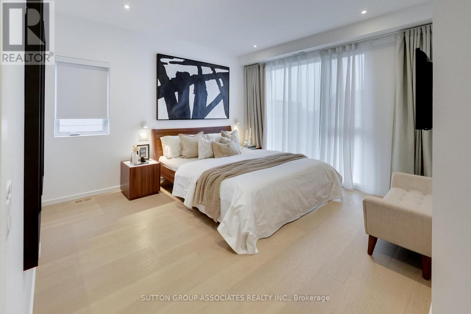 976 Glencairn Avenue, Toronto, Ontario  M6B 2A9 - Photo 32 - W12966798