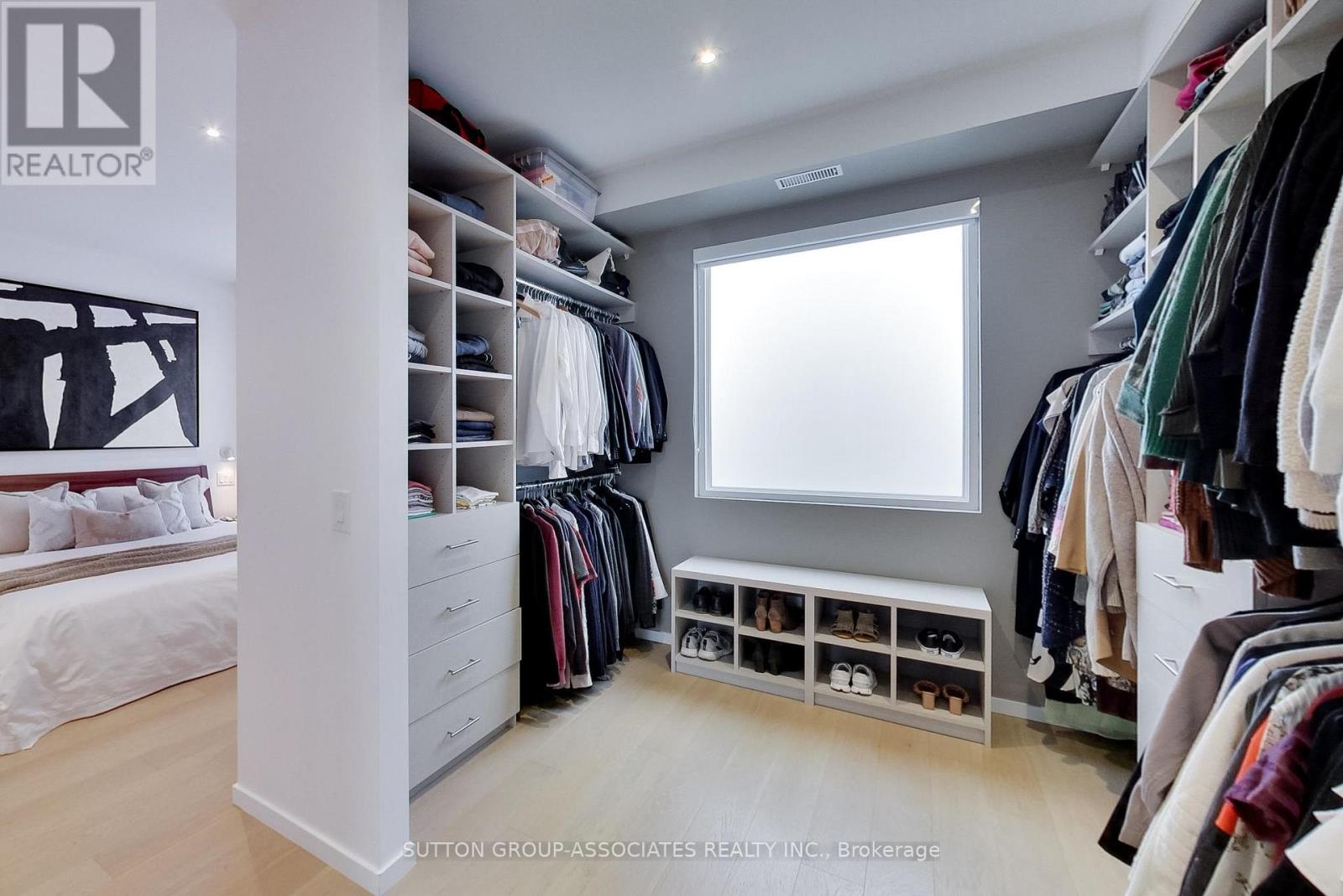 976 Glencairn Avenue, Toronto, Ontario  M6B 2A9 - Photo 34 - W12966798