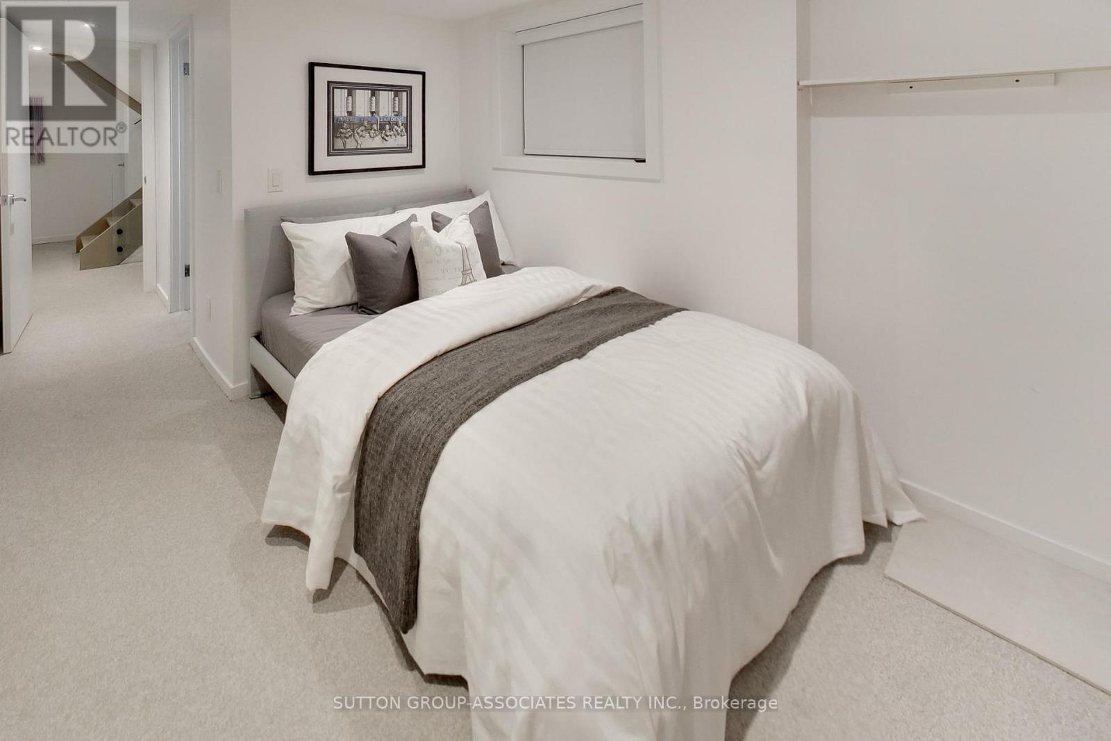 976 Glencairn Avenue, Toronto, Ontario  M6B 2A9 - Photo 39 - W12966798