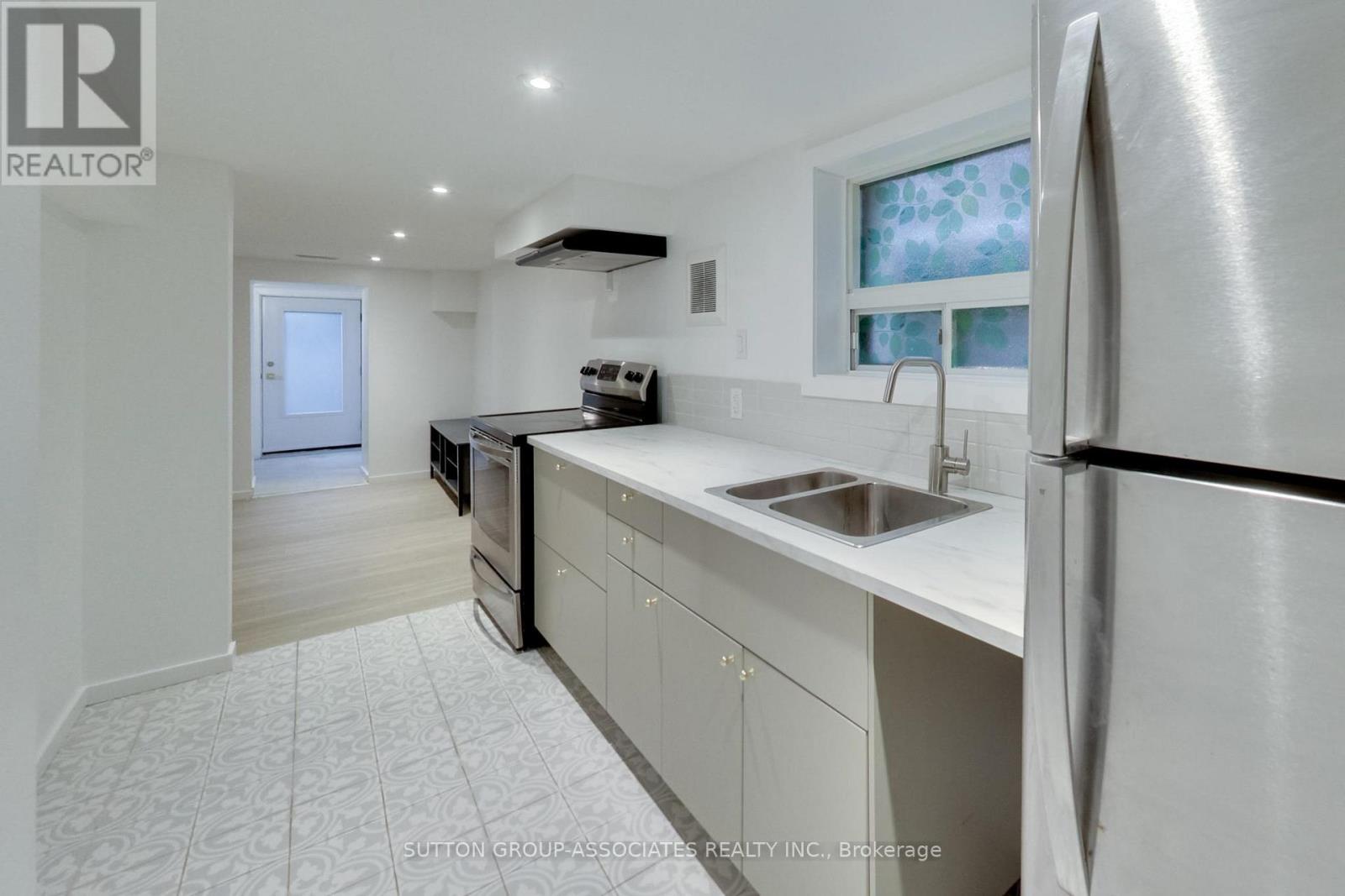 976 Glencairn Avenue, Toronto, Ontario  M6B 2A9 - Photo 45 - W12966798