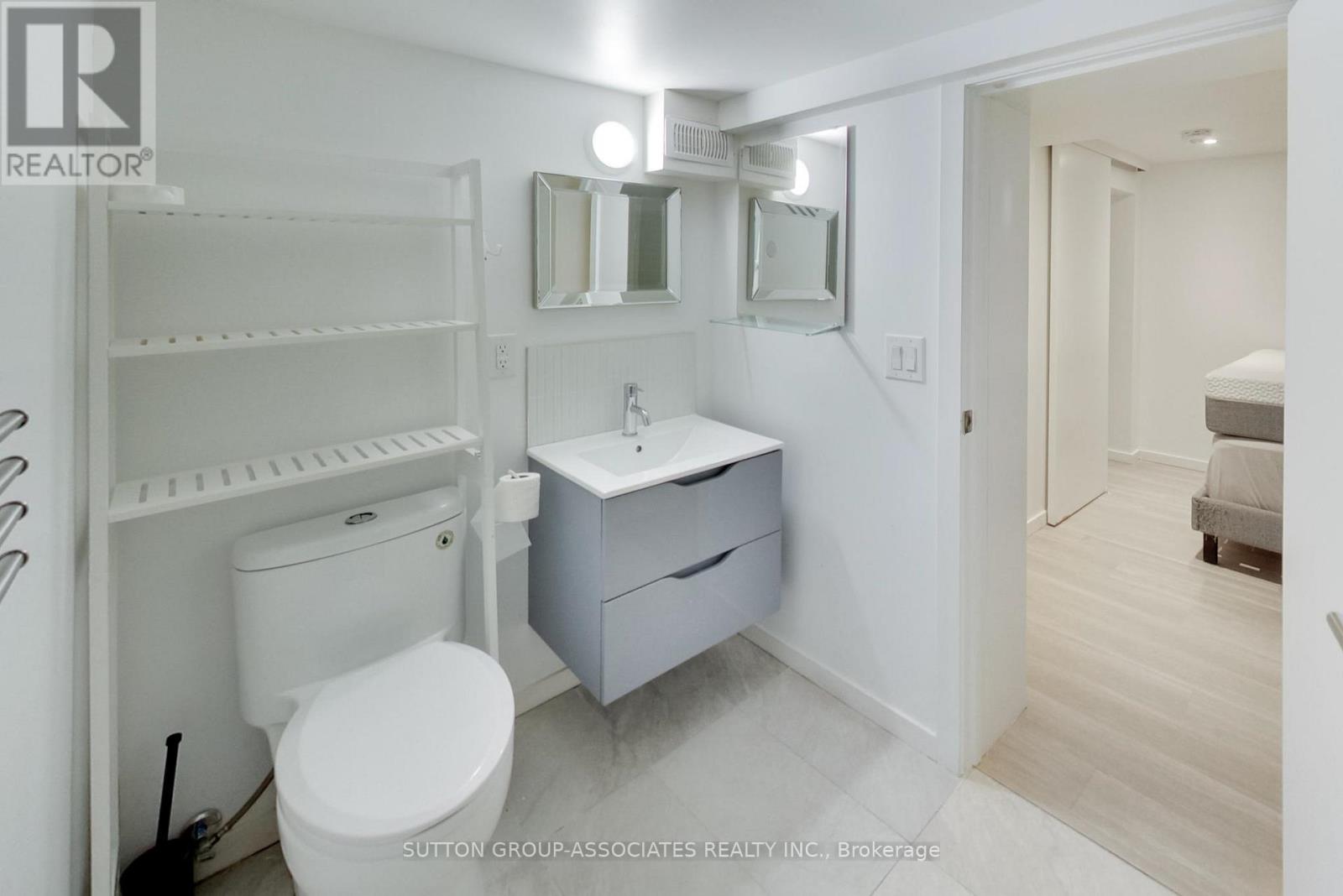 976 Glencairn Avenue, Toronto, Ontario  M6B 2A9 - Photo 47 - W12966798