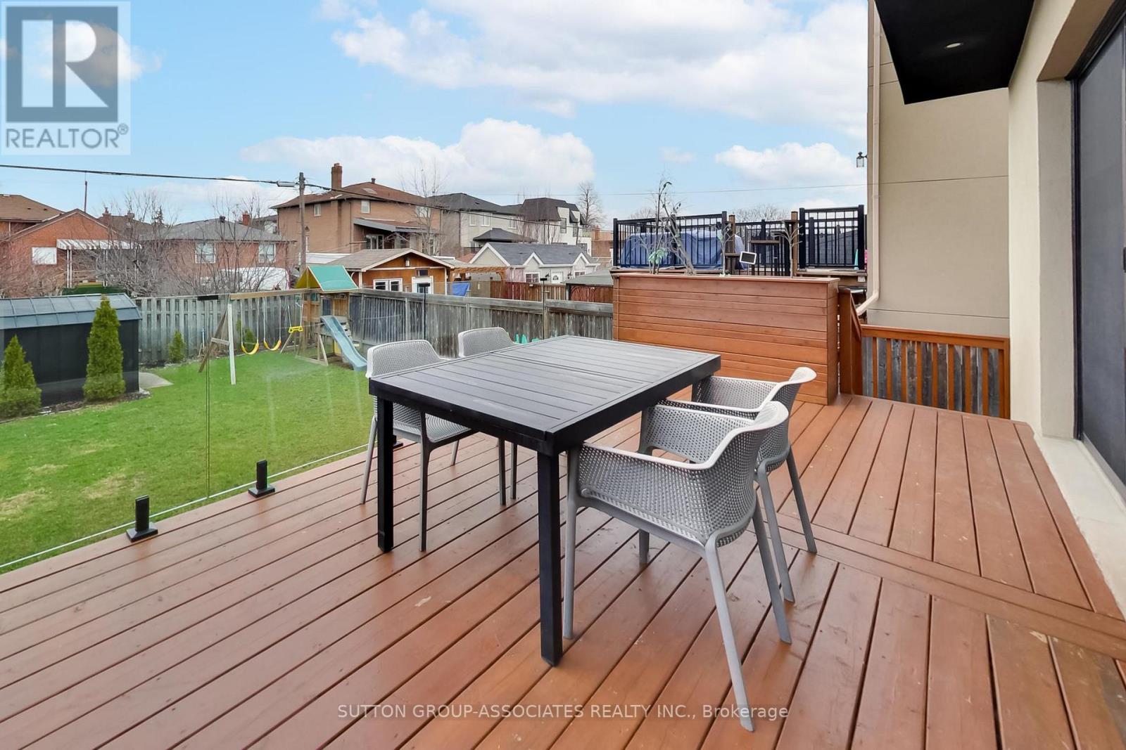 976 Glencairn Avenue, Toronto, Ontario  M6B 2A9 - Photo 49 - W12966798