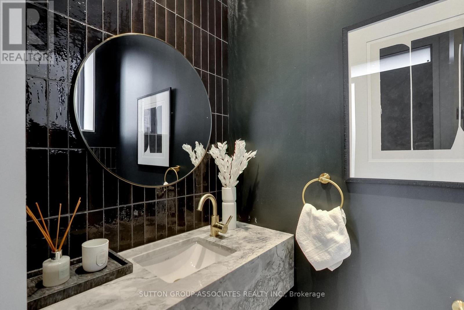 976 Glencairn Avenue, Toronto, Ontario  M6B 2A9 - Photo 6 - W12966798