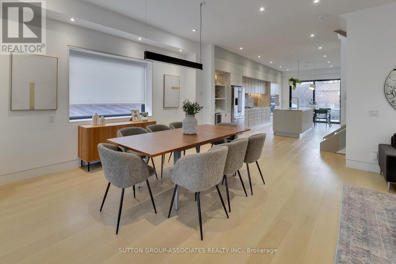 976 Glencairn Avenue, Toronto, Ontario  M6B 2A9 - Photo 7 - W12966798