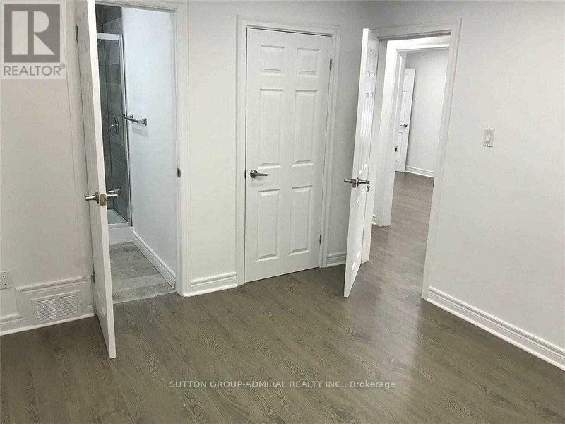 2 Sevenoaks Avenue, Toronto, Ontario  M8Z 3P7 - Photo 12 - W12966802