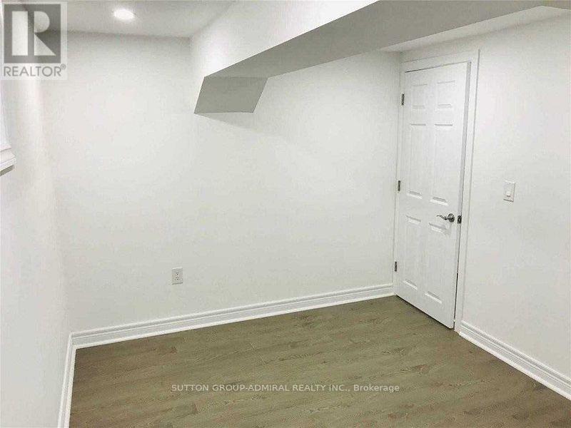 2 Sevenoaks Avenue, Toronto, Ontario  M8Z 3P7 - Photo 20 - W12966802