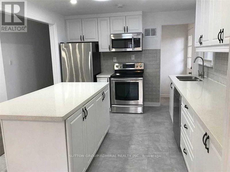 2 Sevenoaks Avenue, Toronto, Ontario  M8Z 3P7 - Photo 6 - W12966802