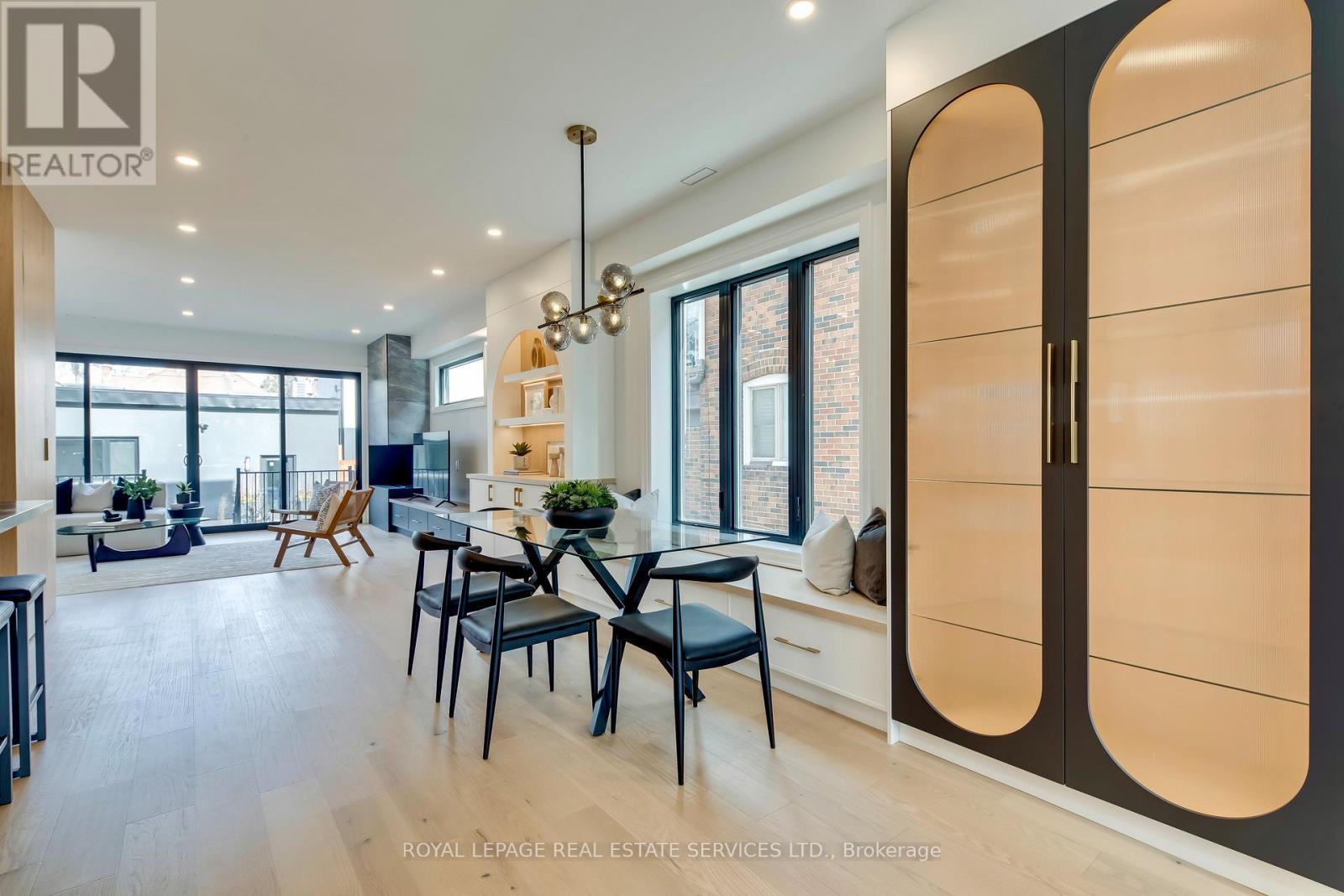 561 Durie Street, Toronto, Ontario  M6S 3H2 - Photo 12 - W12966818