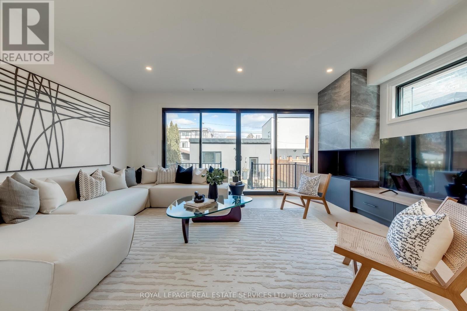 561 Durie Street, Toronto, Ontario  M6S 3H2 - Photo 16 - W12966818