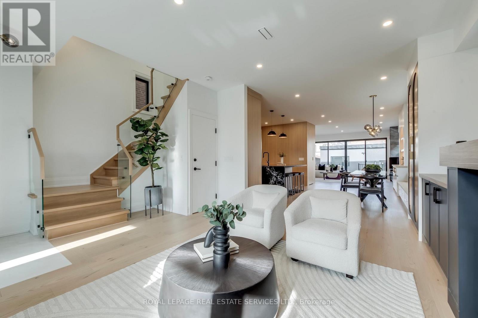 561 Durie Street, Toronto, Ontario  M6S 3H2 - Photo 5 - W12966818