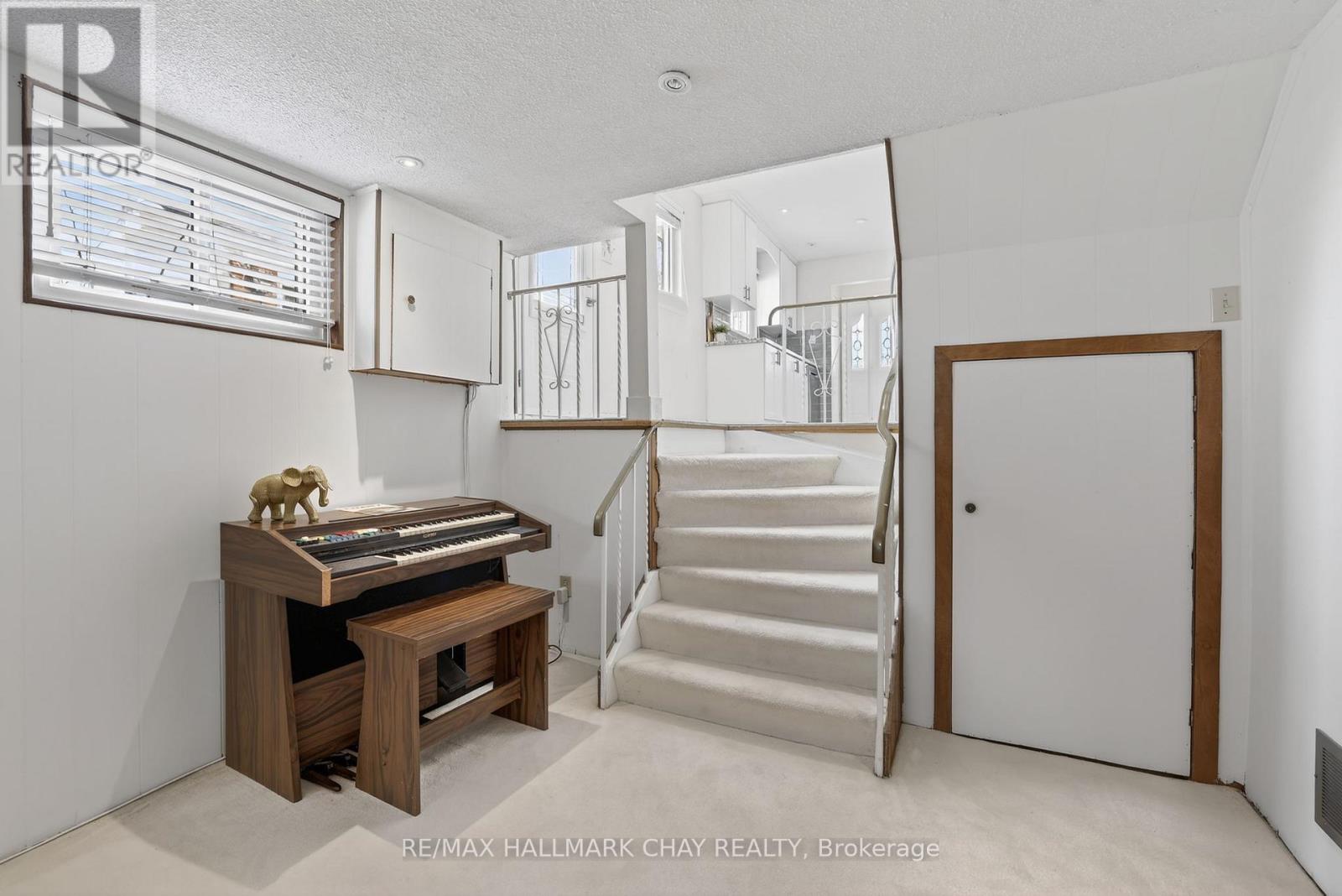 368 Lara Woods, Mississauga, Ontario  L5A 3A9 - Photo 17 - W12966852