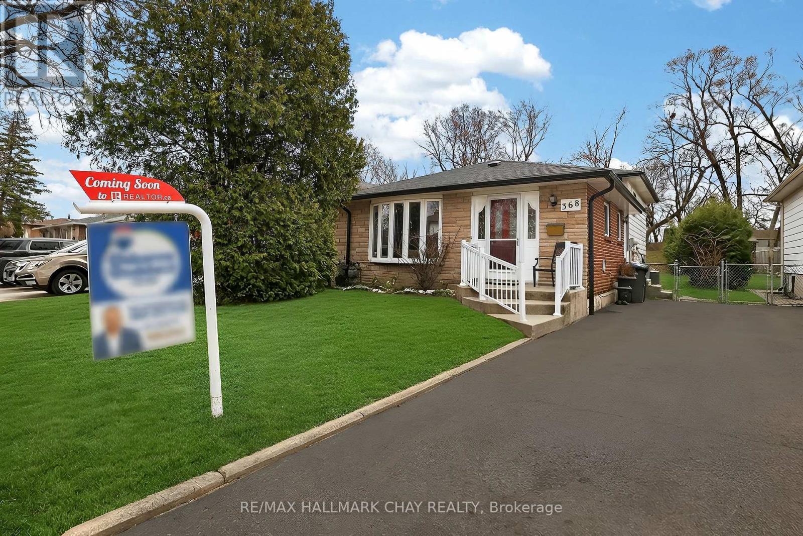 368 Lara Woods, Mississauga, Ontario  L5A 3A9 - Photo 2 - W12966852