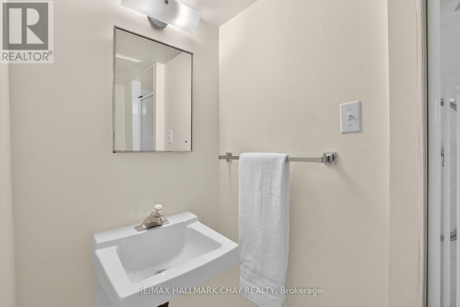 368 Lara Woods, Mississauga, Ontario  L5A 3A9 - Photo 22 - W12966852