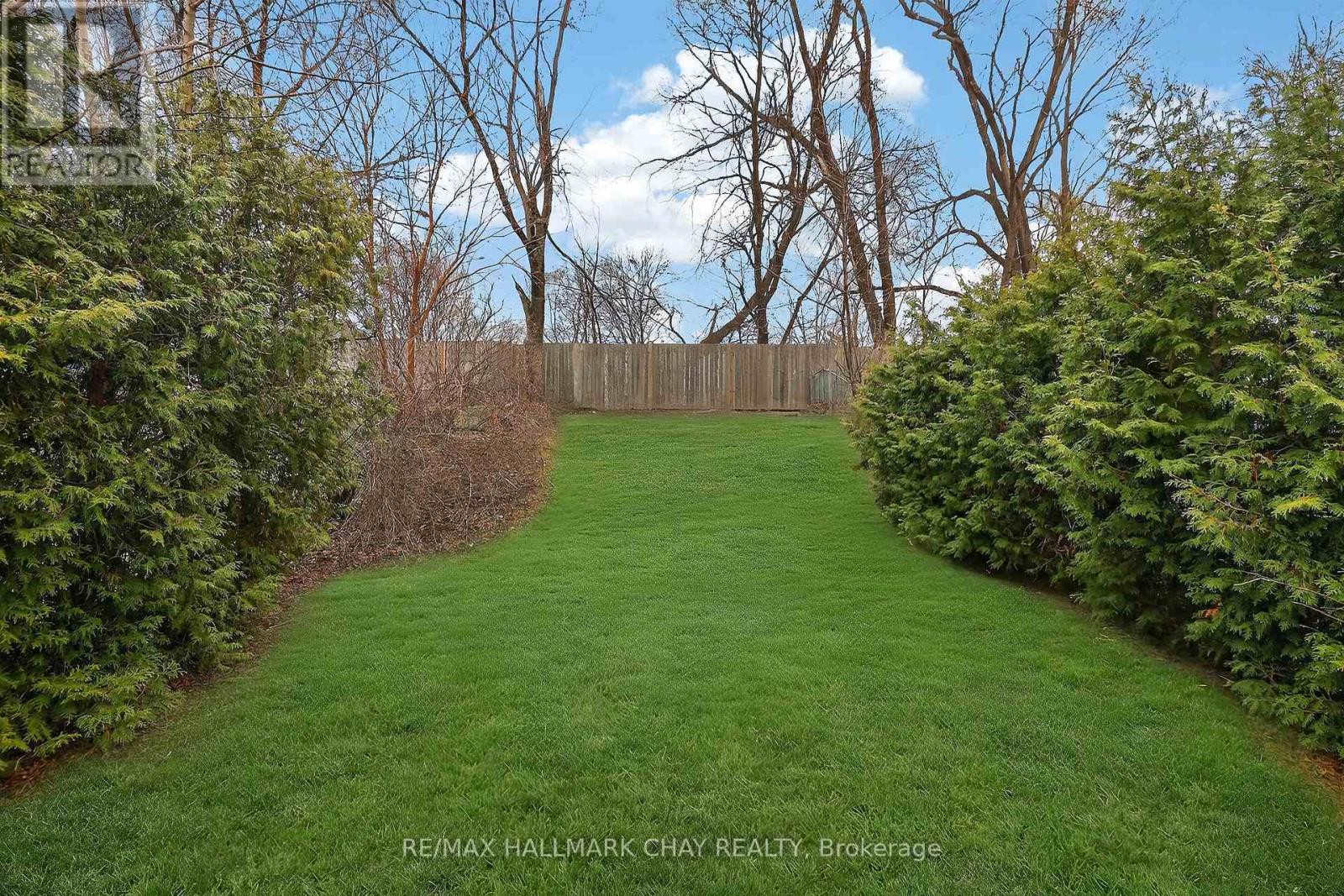 368 Lara Woods, Mississauga, Ontario  L5A 3A9 - Photo 3 - W12966852