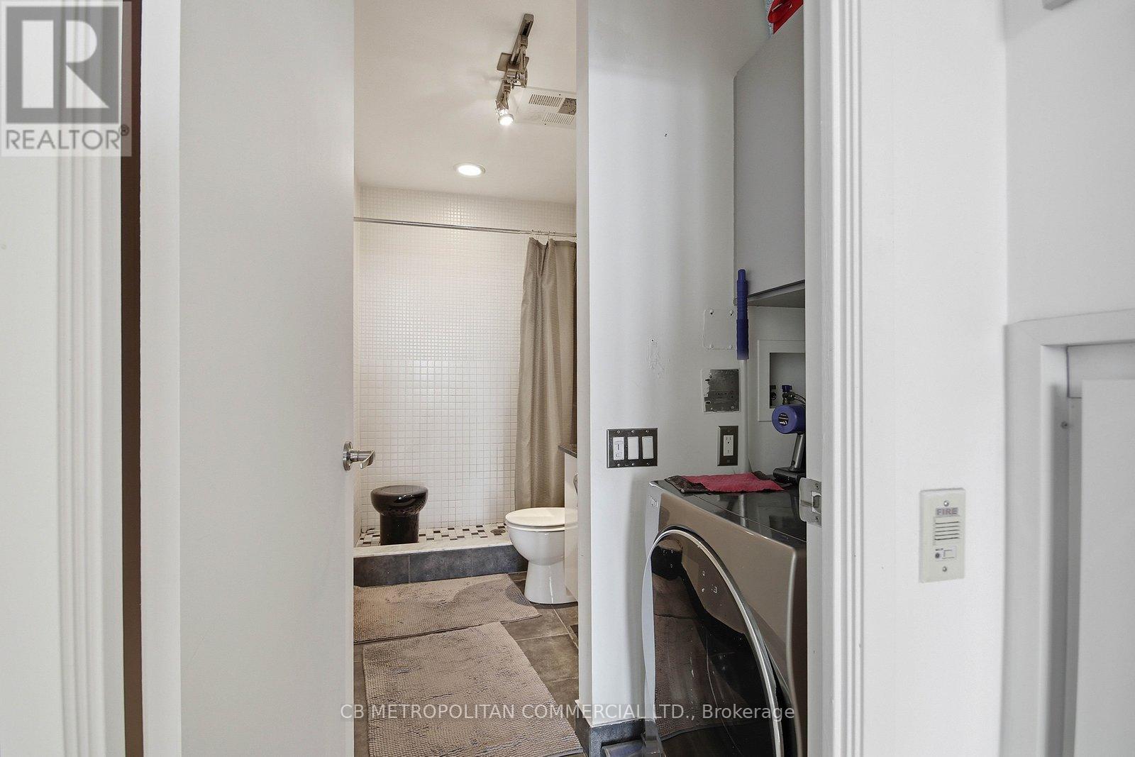 405 - 363 Sorauren Avenue, Toronto, Ontario  M6R 3C2 - Photo 17 - W12966862