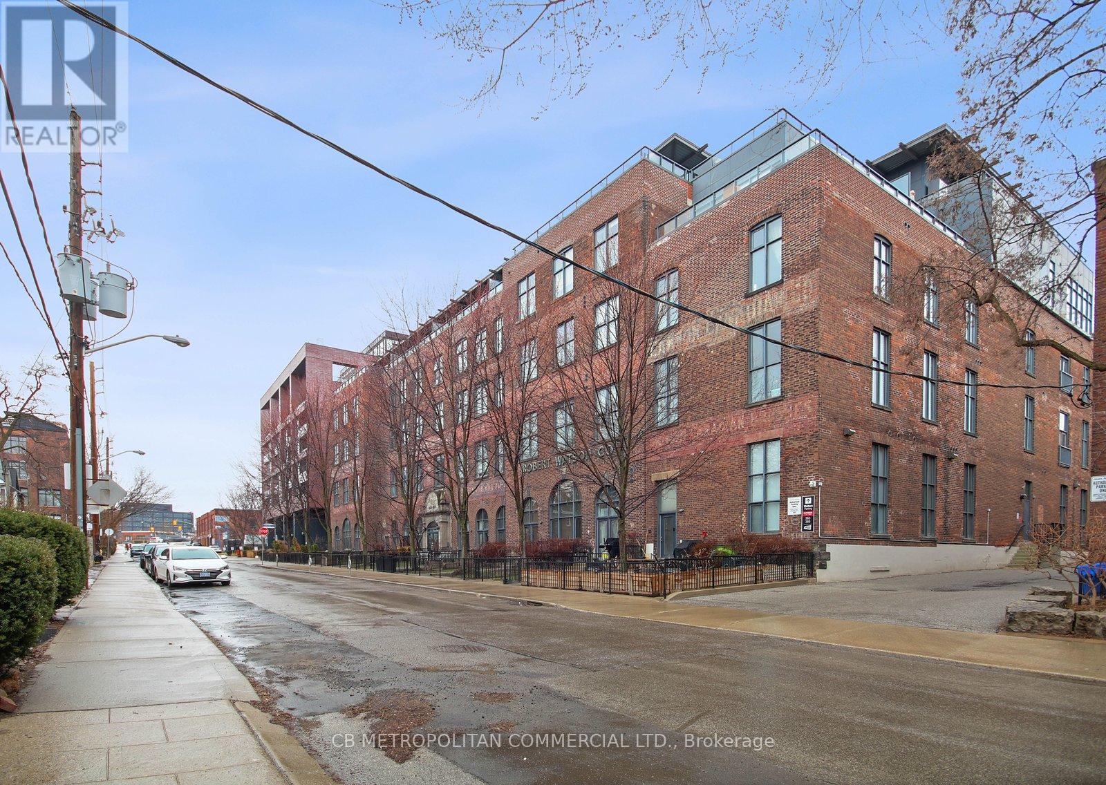 405 - 363 Sorauren Avenue, Toronto, Ontario  M6R 3C2 - Photo 2 - W12966862