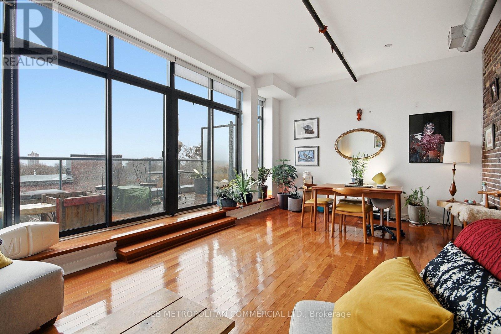 405 - 363 Sorauren Avenue, Toronto, Ontario  M6R 3C2 - Photo 5 - W12966862