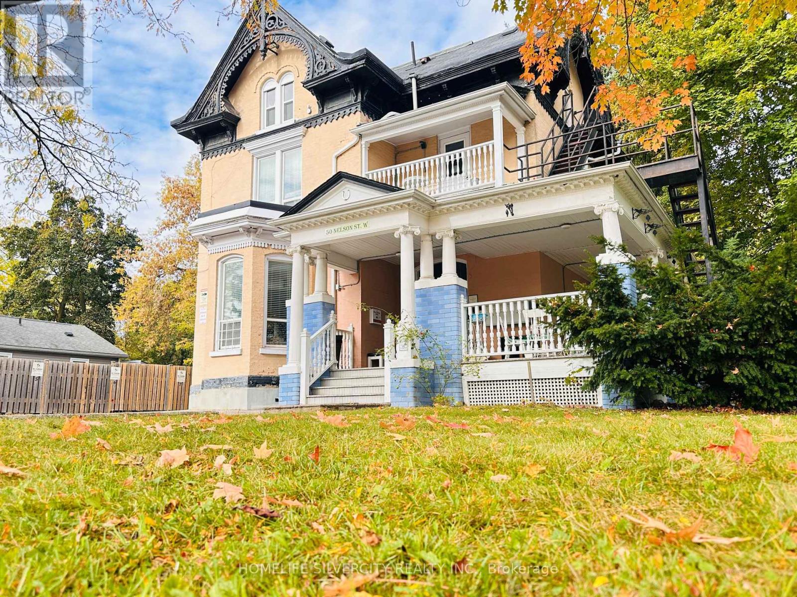 4 - 50 NELSON STREET W, Brampton, Ontario