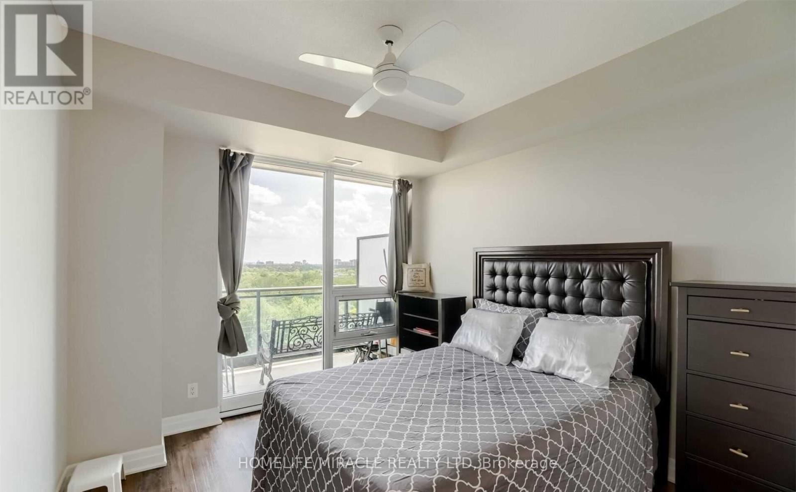 1002 - 100 John Street, Brampton, Ontario  L6W 0A8 - Photo 15 - W12966878