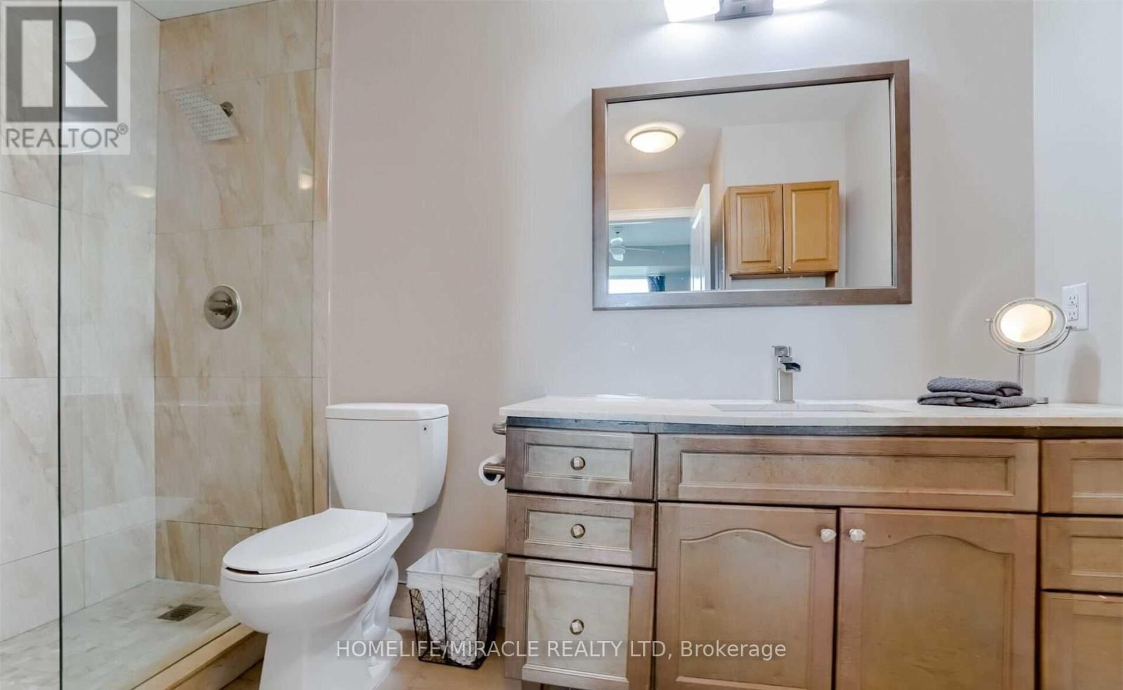 1002 - 100 John Street, Brampton, Ontario  L6W 0A8 - Photo 17 - W12966878