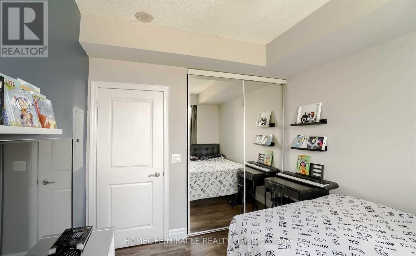 1002 - 100 John Street, Brampton, Ontario  L6W 0A8 - Photo 19 - W12966878