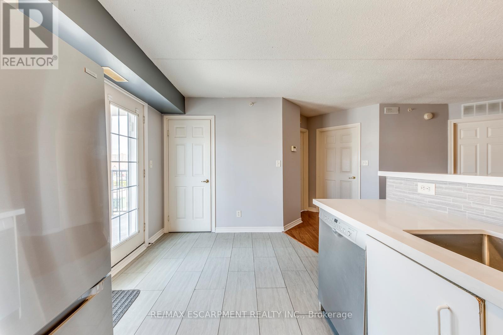 302 - 1411 Walkers Line, Burlington, Ontario  L7M 4P5 - Photo 16 - W12966894