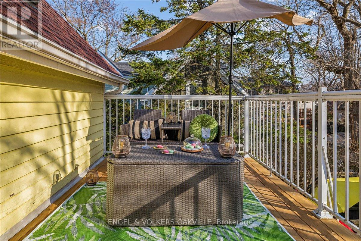 38 John Street S, Mississauga, Ontario  L5H 2E6 - Photo 29 - W12966904