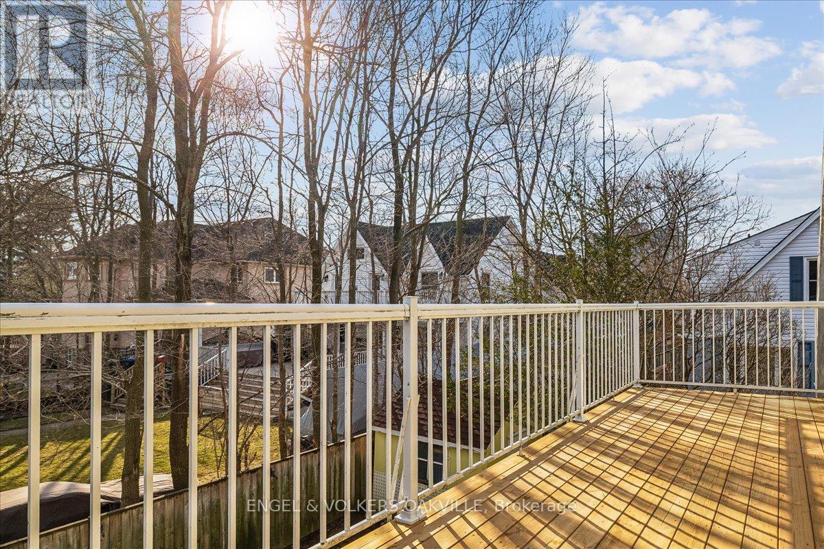 38 John Street S, Mississauga, Ontario  L5H 2E6 - Photo 30 - W12966904