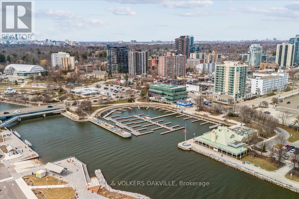 38 John Street S, Mississauga, Ontario  L5H 2E6 - Photo 46 - W12966904