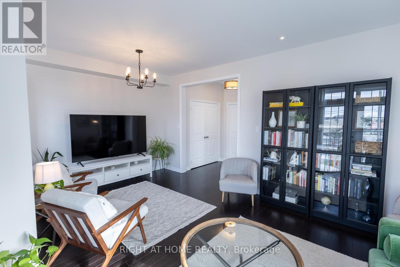 25 Rockman Crescent, Brampton, Ontario  L7A 4B4 - Photo 10 - W12967002