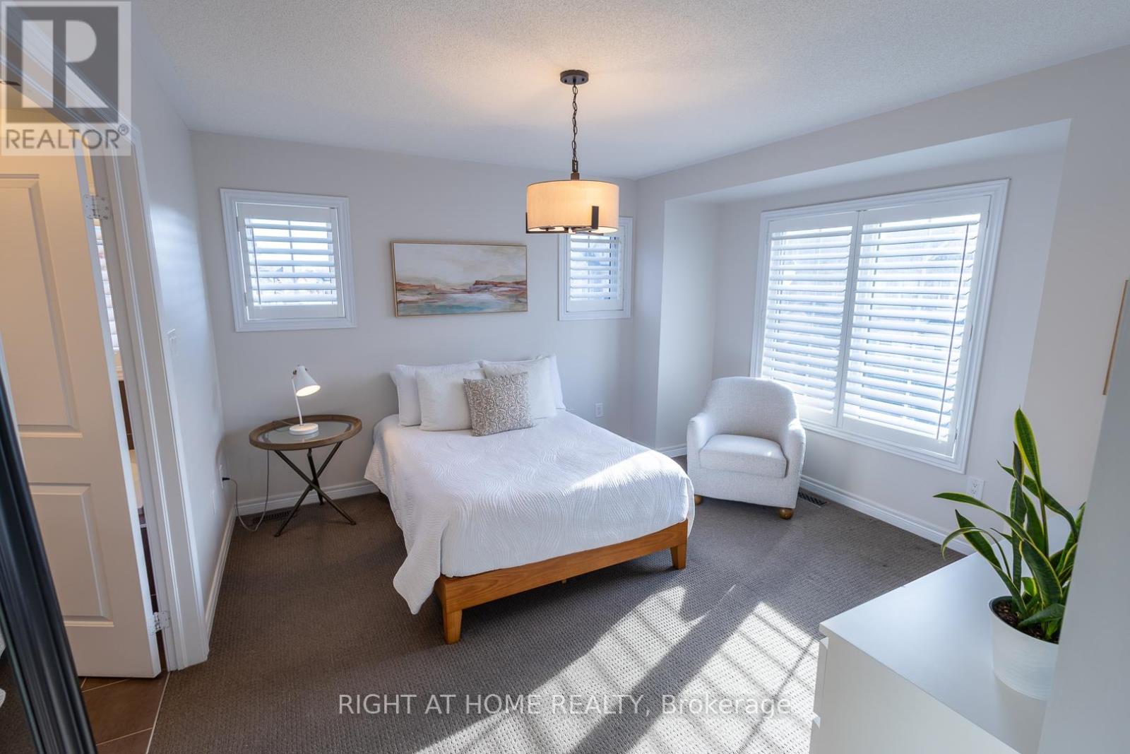 25 Rockman Crescent, Brampton, Ontario  L7A 4B4 - Photo 3 - W12967002