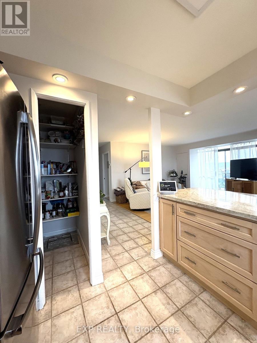 1407 - 301 Frances Avenue, Hamilton, Ontario  L8E 3W6 - Photo 6 - X12966722