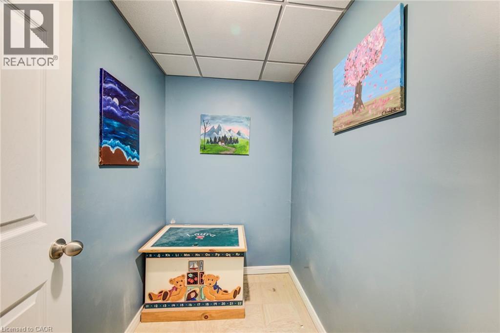 90 Udvari Crescent, Kitchener, Ontario  N2N 0A2 - Photo 32 - 40813035