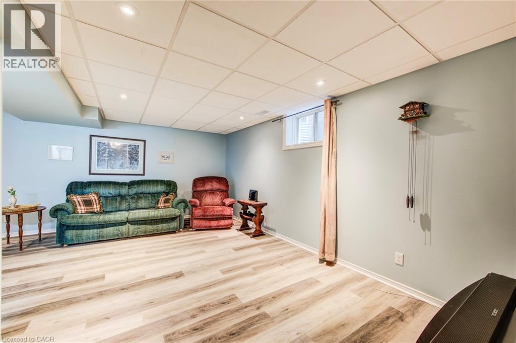 90 Udvari Crescent, Kitchener, Ontario  N2N 0A2 - Photo 33 - 40813035