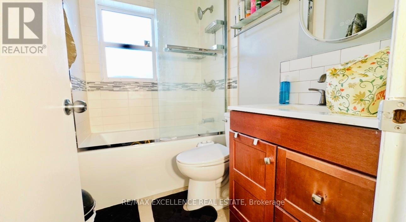 35 Siebert Avenue, Kitchener, Ontario  N2C 2A5 - Photo 14 - X12966744