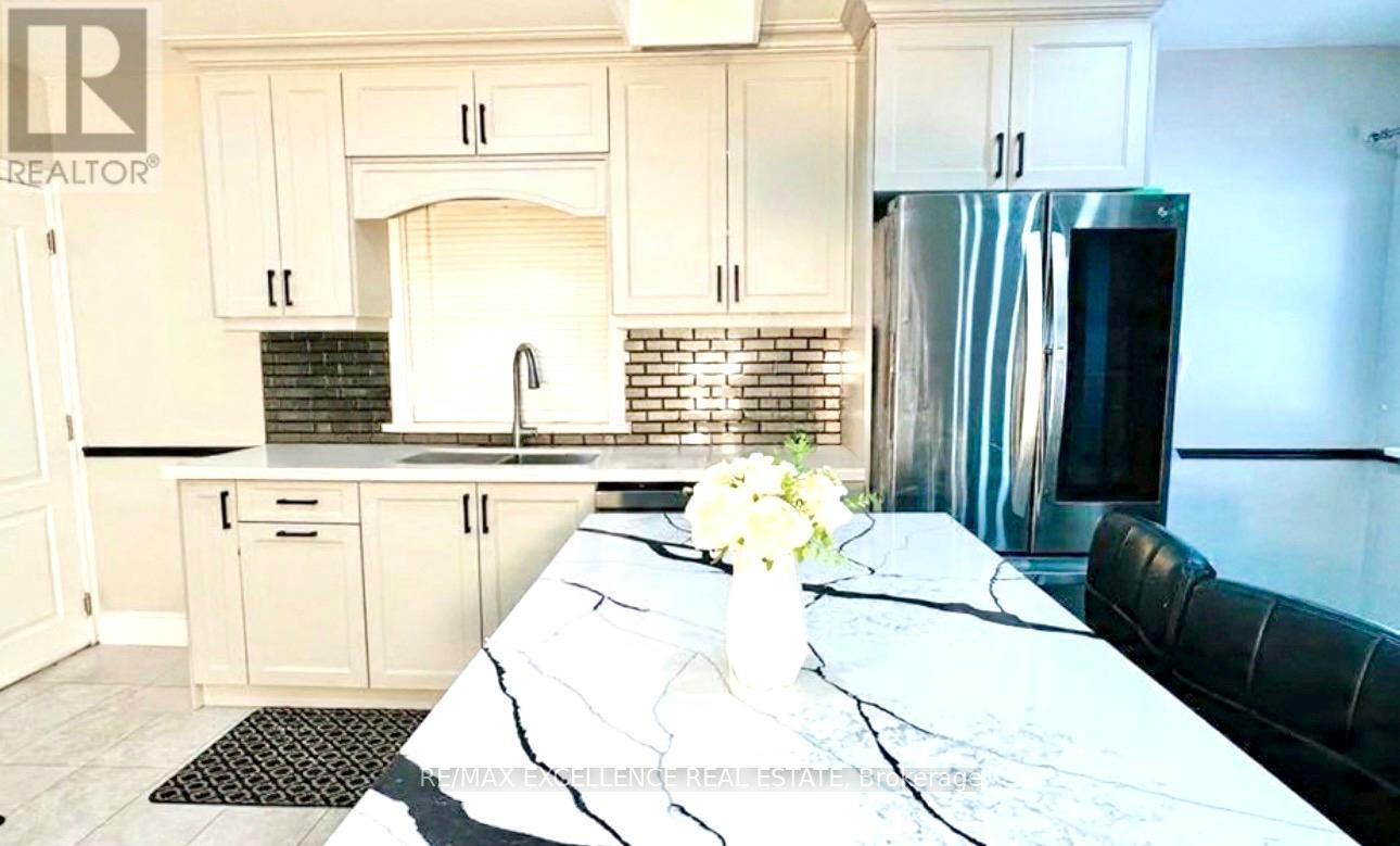 35 Siebert Avenue, Kitchener, Ontario  N2C 2A5 - Photo 5 - X12966744