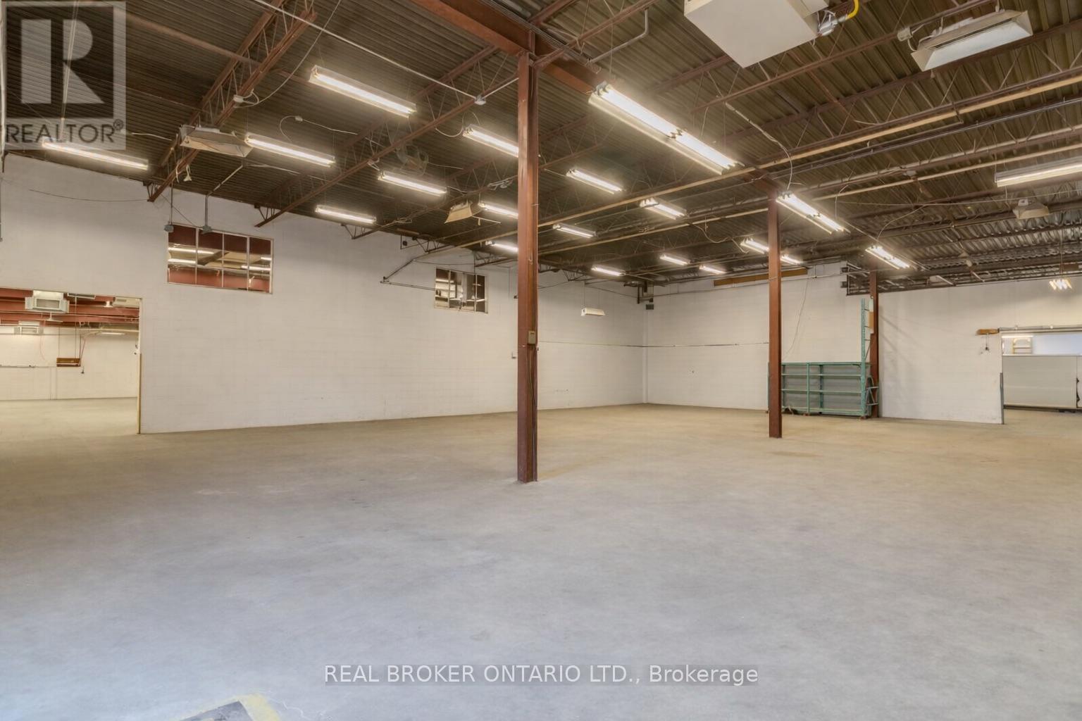 97 Ardelt Avenue, Kitchener, Ontario  N2C 2E1 - Photo 4 - X12966748