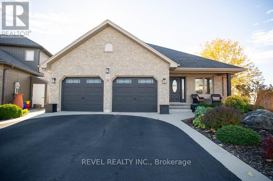 9 DAVEY COURT, Haldimand, Ontario