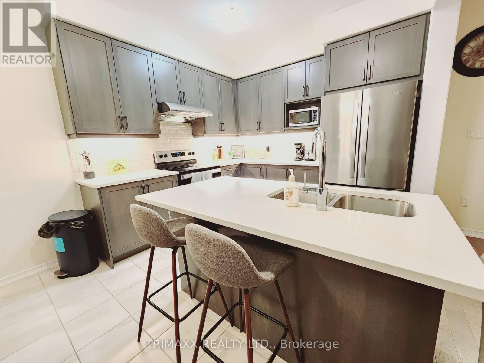 63 Alexandra Drive, Thorold, Ontario  L3B 5N5 - Photo 3 - X12966778