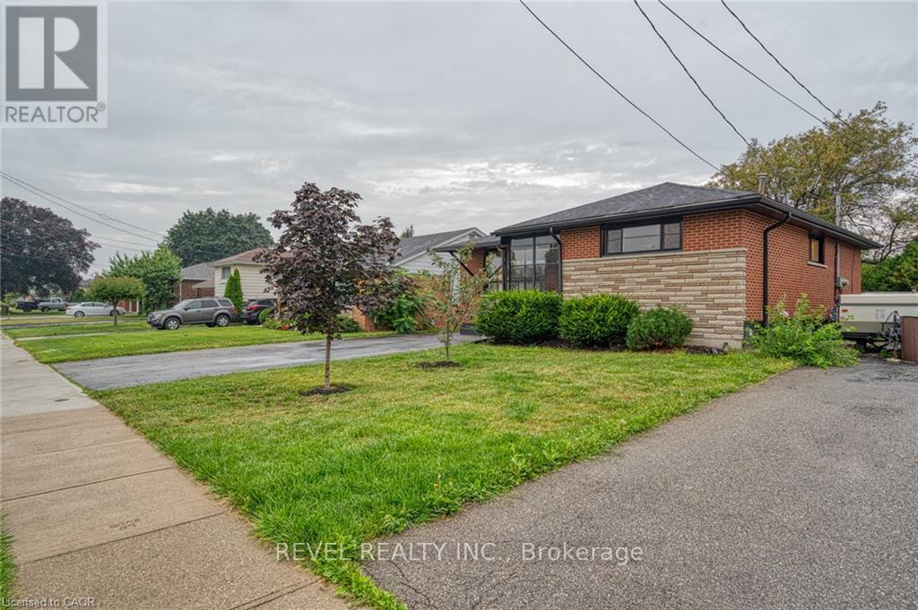 1141 Mohawk Road E, Hamilton, Ontario  L8T 2S4 - Photo 4 - X12966926