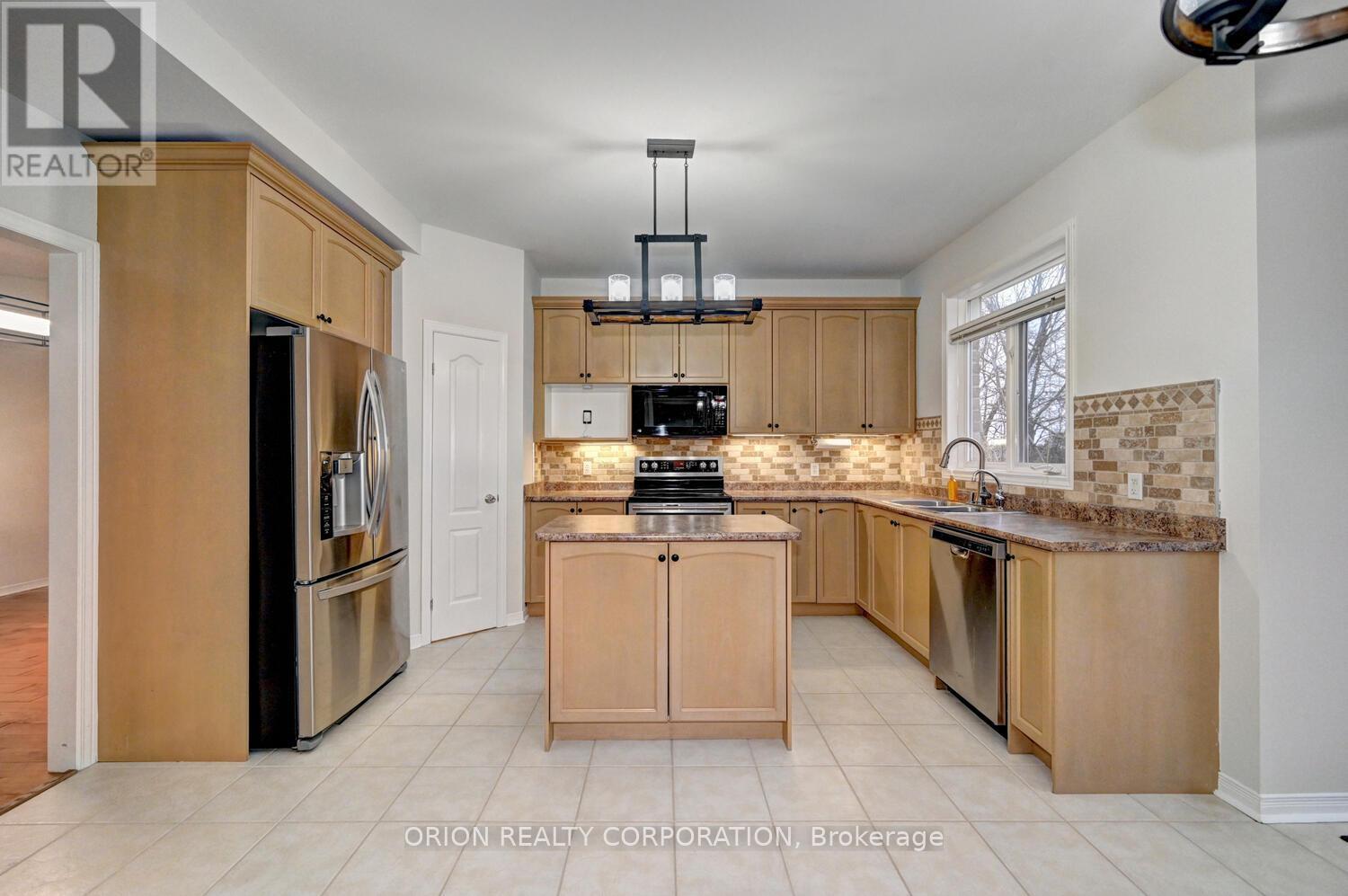 48 Apple Ridge Drive, Kitchener, Ontario  N2P 2S2 - Photo 17 - X12966984